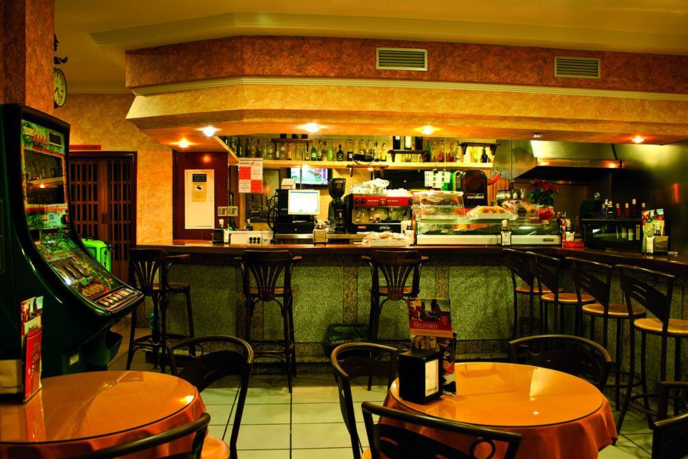 Hostal Valdepenas By Bossh Hotels Zewnętrze zdjęcie